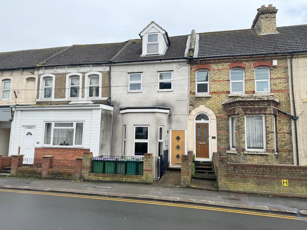 Lot: 46 - FREEHOLD BLOCK OF FOUR FLATS - Front of property